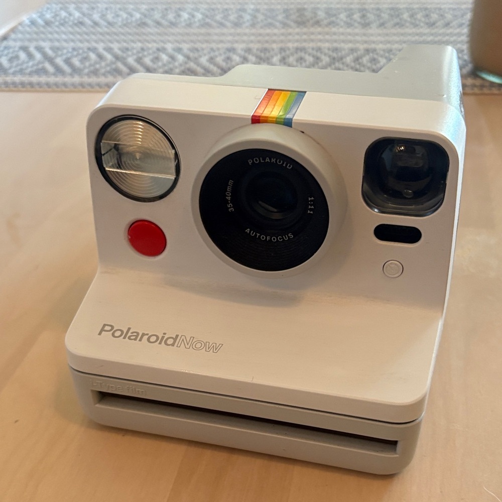 Polaroid Now Instant Camera - Picture 5 of 6